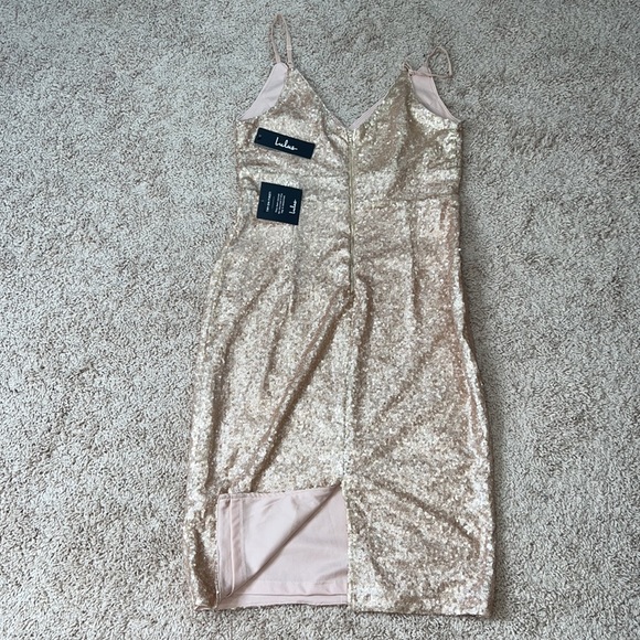 LULUS MEDIUM‎ MAGICAL NIGHT GOLD SEQUIN BODYCON MIDI DRESS NEW - Picture 4 of 11
